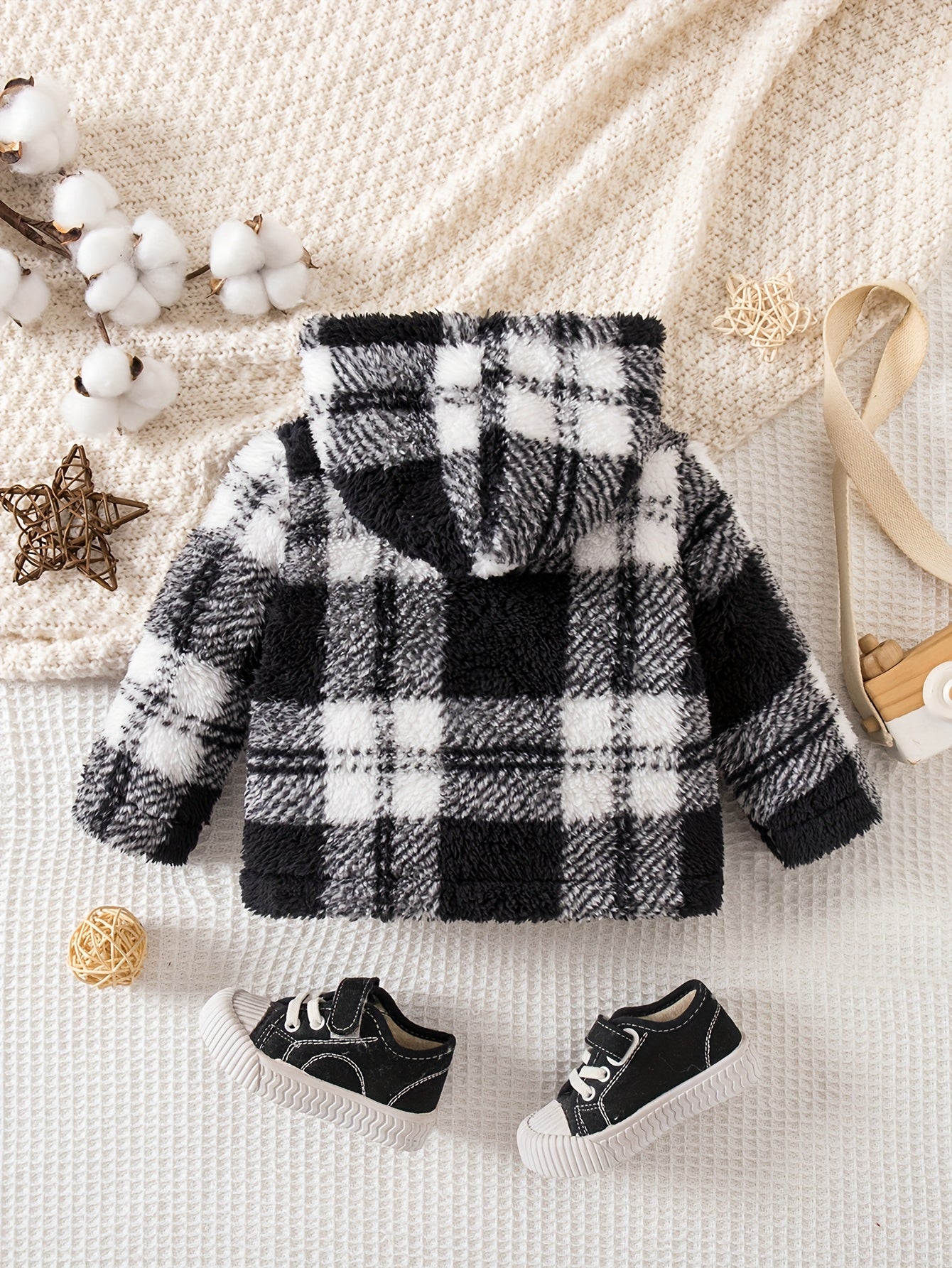 Novo Casaco de Inverno de Pelúcia com Capuz e Fechamento de Botões - Casaco Listrado e Aconchegante para Festas de Natal e Clima Frio (Corte Regular)