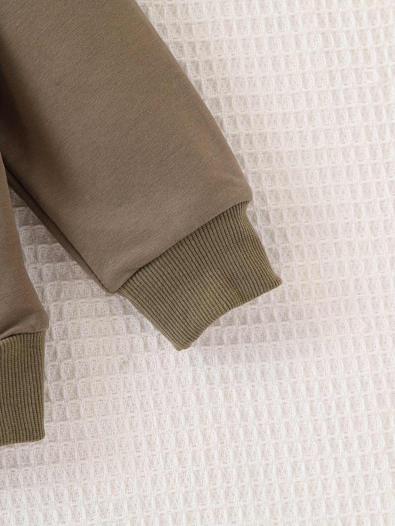 Casaco de Moletom com Capuz e Zíper de Manga Longa para Meninos, Estampa de Dinossauro, Estilo Universitário Estiloso e Versátil, Outono/Inverno, Roupas Infantis,Moda de Outono,Conjunto Casual para Meninos,Material Macio,Costura de Qualidade,Roupas Infantis Unissex,Jaqueta com Zíper