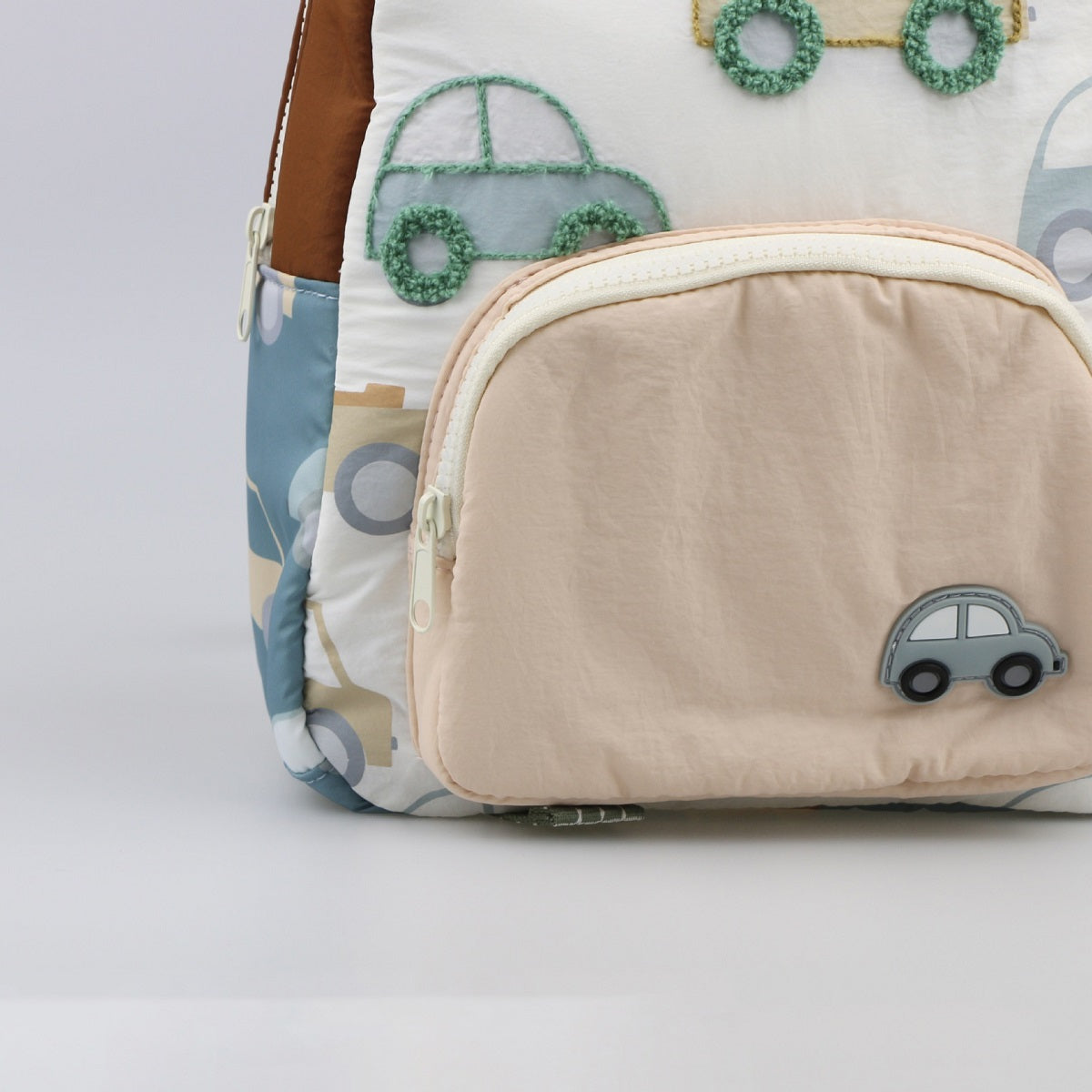 Descubra a Mochila Infantil Personalizável com Estampada Divertida, perfeita para aventuras diárias com conforto e estilo.