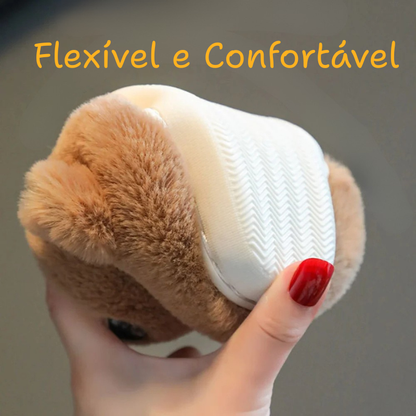 Descubra as Pantufas Antiderrapantes de Cachorrinho para Crianças da Toosly, ideais para manter os pés aquecidos e seguros no inverno.