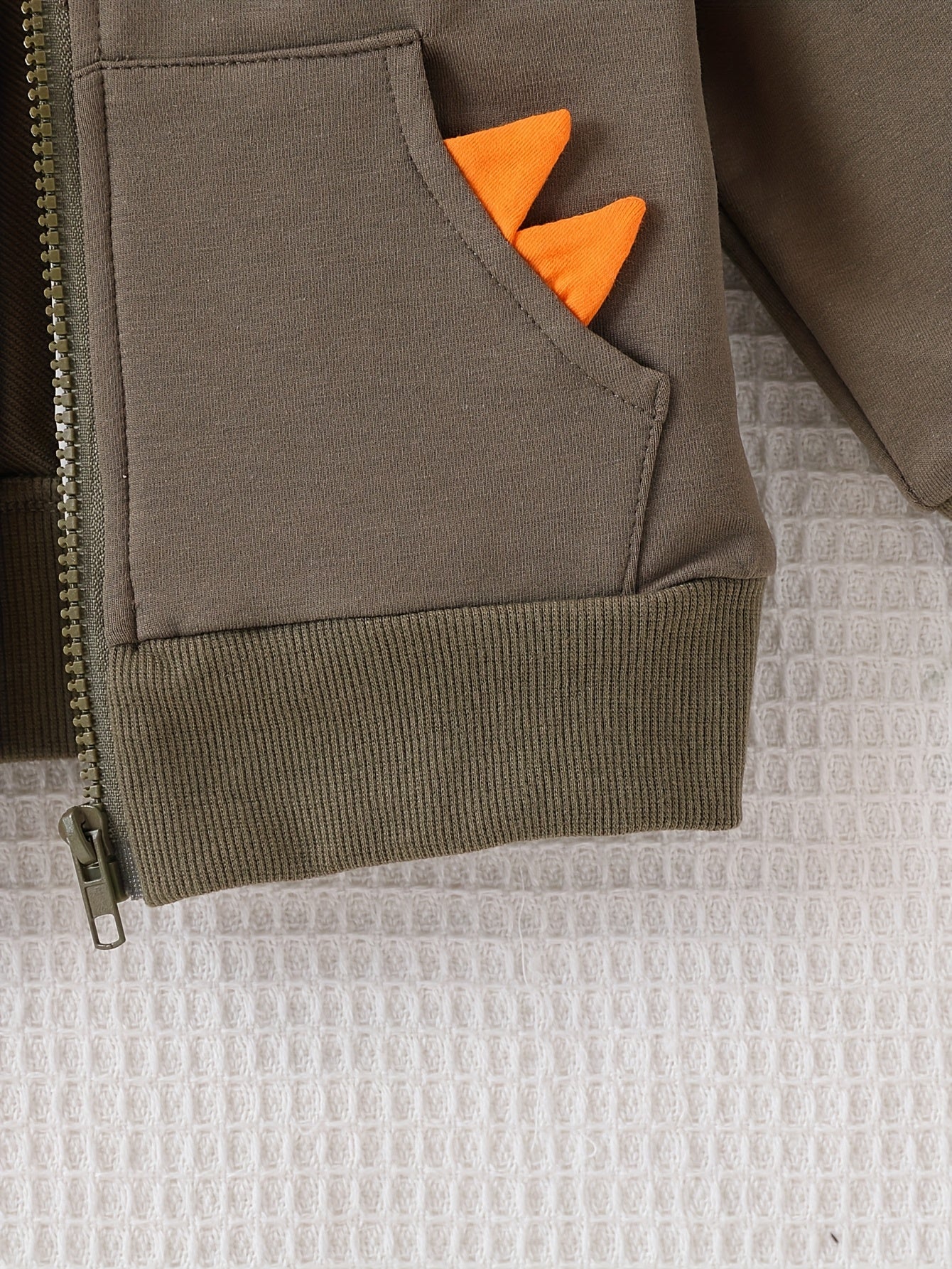 Casaco de Moletom com Capuz e Zíper de Manga Longa para Meninos, Estampa de Dinossauro, Estilo Universitário Estiloso e Versátil, Outono/Inverno, Roupas Infantis,Moda de Outono,Conjunto Casual para Meninos,Material Macio,Costura de Qualidade,Roupas Infantis Unissex,Jaqueta com Zíper