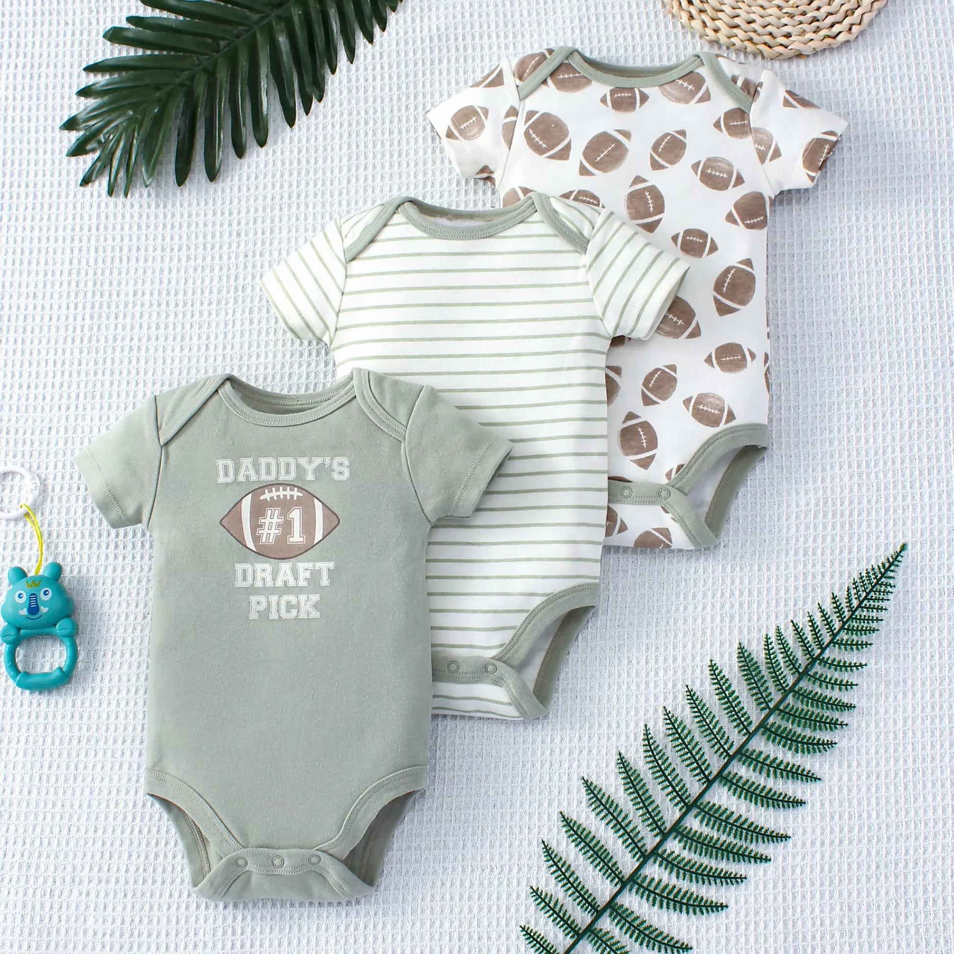Toosly body de bebê de verão, 3 peças, conjunto de três peças com padrão de dinossauro de desenho animado e padrão de listra, design de botão para meninos de 0 a 9 meses