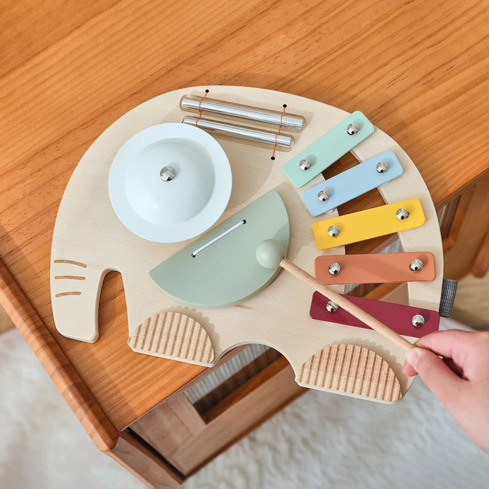 Explore o Xilofone Montessori de Elefante da Toosly. Brinquedo musical feito de madeira que une diversão e aprendizado com segurança.