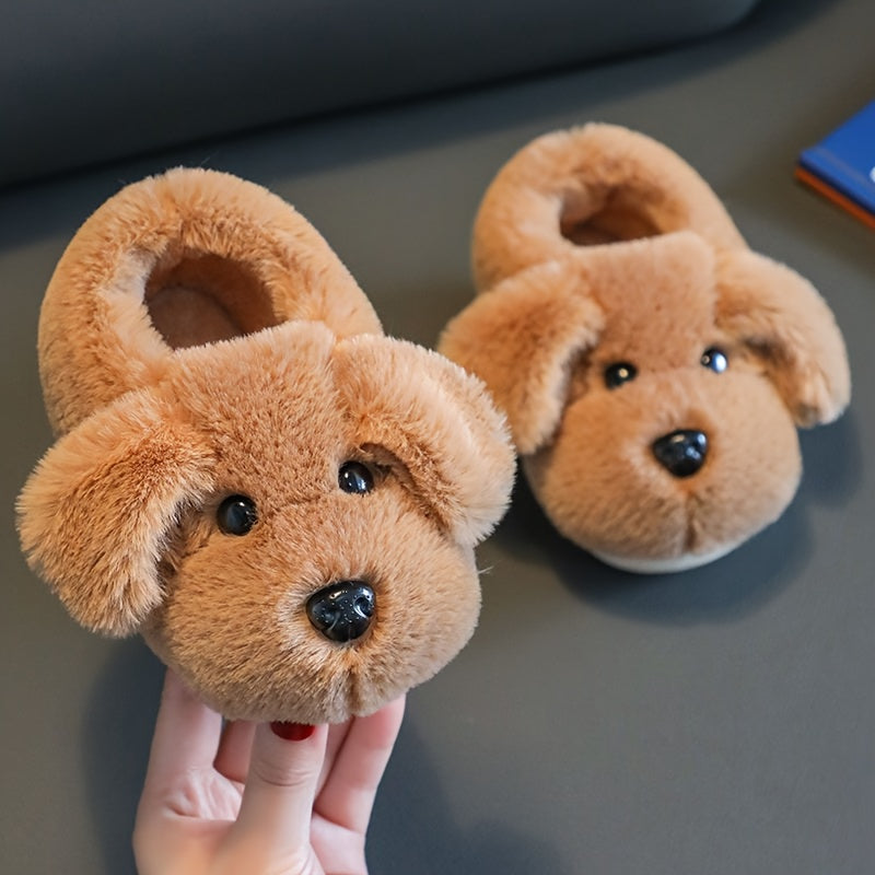 Descubra as Pantufas Antiderrapantes de Cachorrinho para Crianças da Toosly, ideais para manter os pés aquecidos e seguros no inverno.