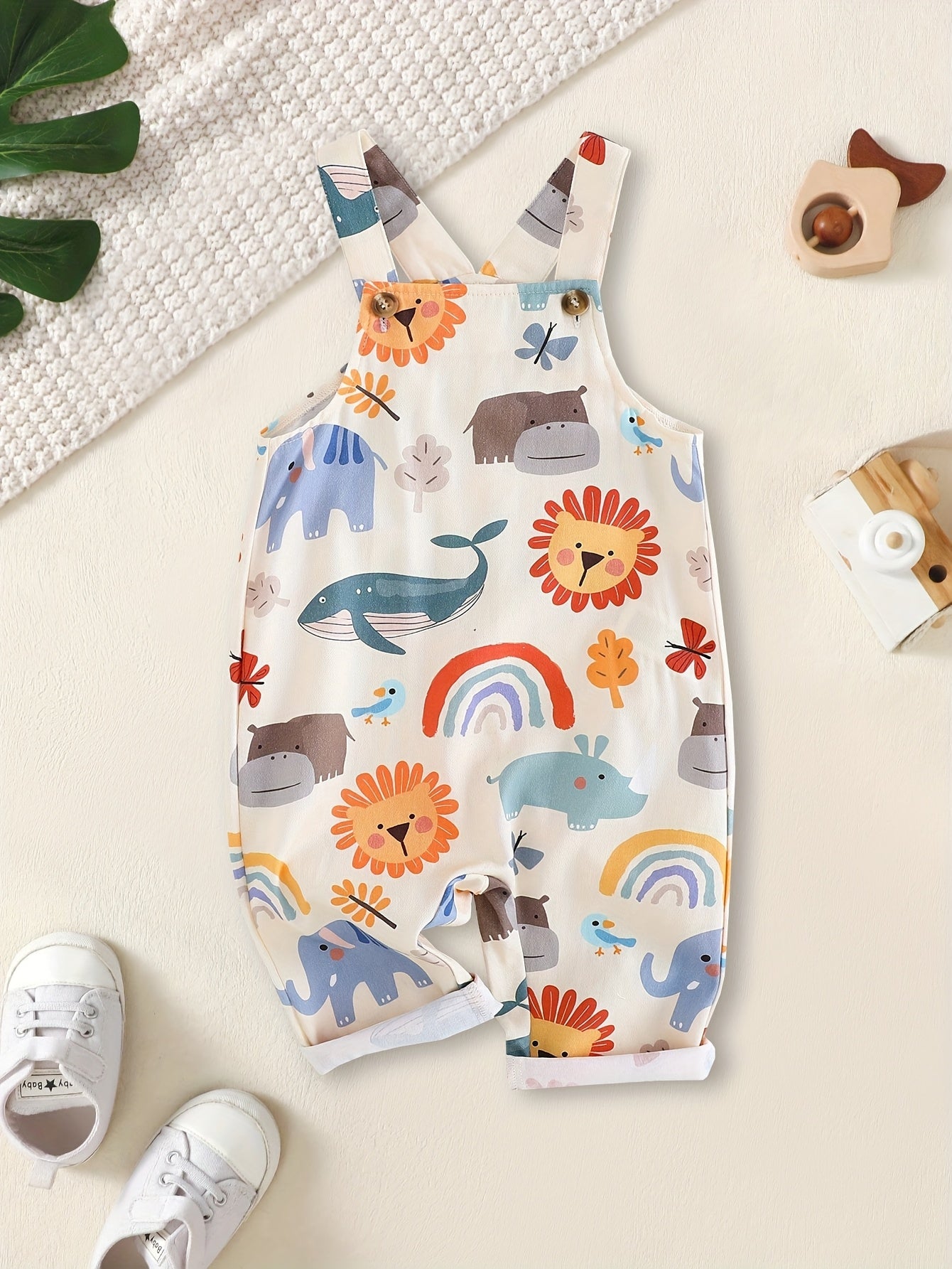 Macacão de Verão Casual para Meninos com Estampado Floral e Detalhes de Botões - Tecido Leve e Respirável, Manga Curta, Corte Normal, Design Divertido de Animais e Arco-Íris, para Exterior, Perfeito para Atividades ao Ar Livre, Roupa de Menino