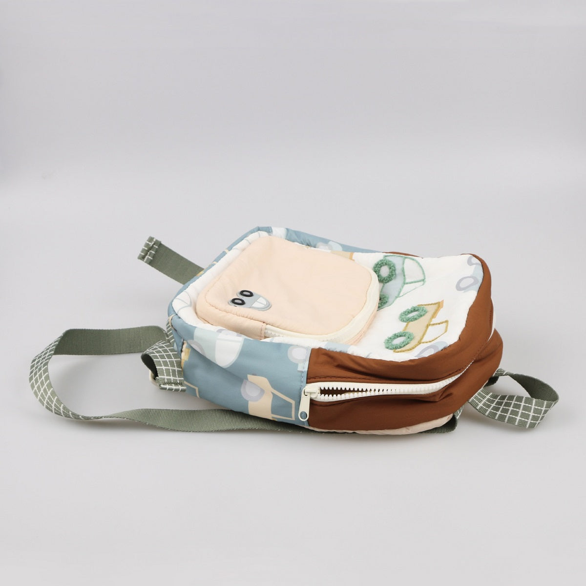 Descubra a Mochila Infantil Personalizável com Estampada Divertida, perfeita para aventuras diárias com conforto e estilo.